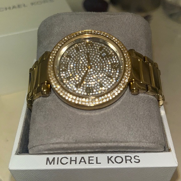 Michael Kors good diamond watch - Picture 1 of 3